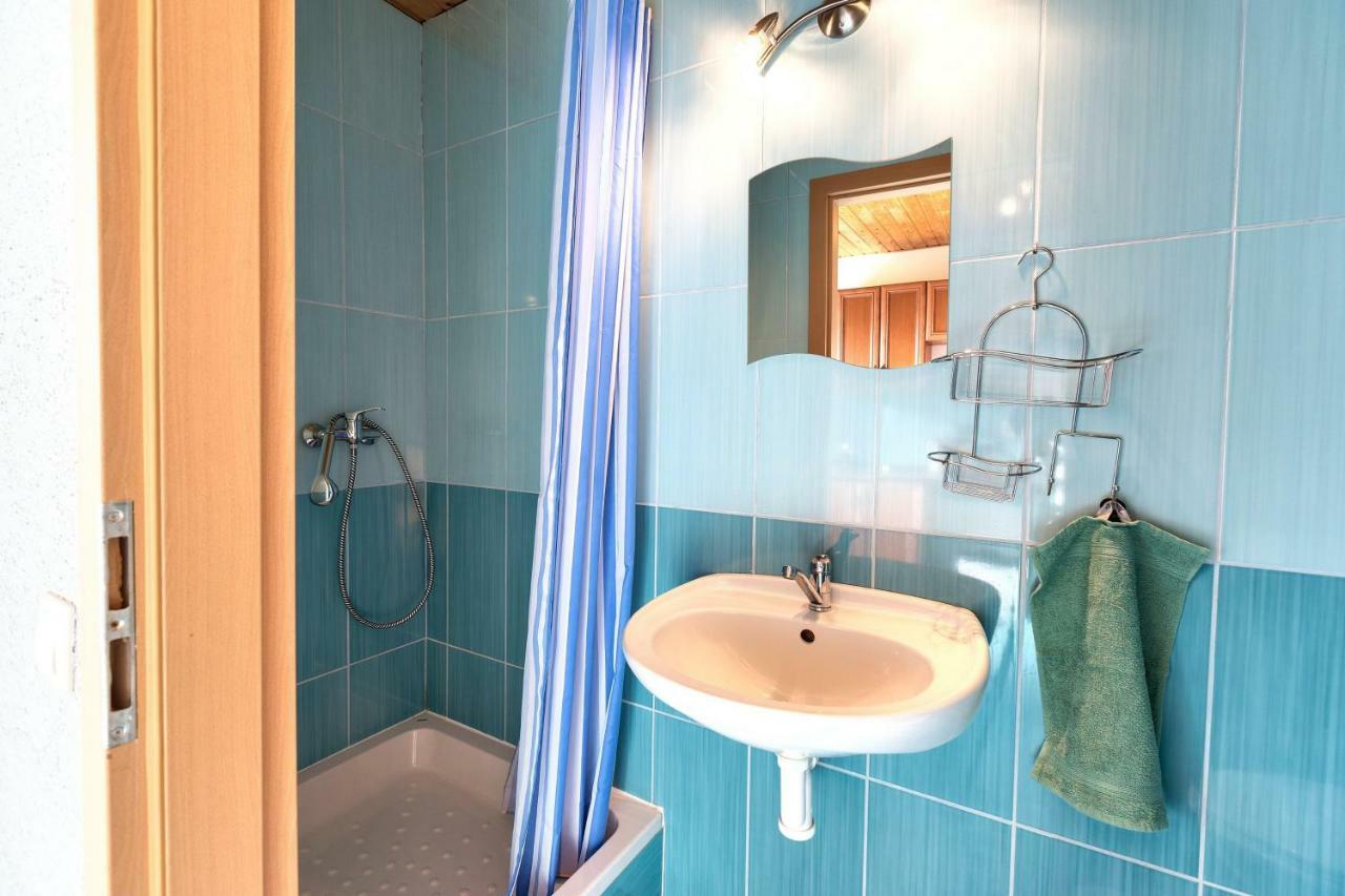 Apartmanovy Dom Red Hotell Podhájska Eksteriør bilde