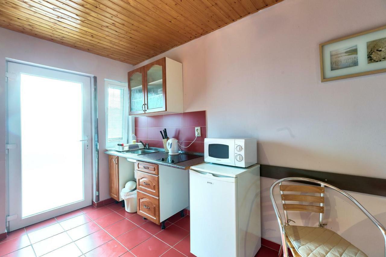 Apartmanovy Dom Red Hotell Podhájska Eksteriør bilde