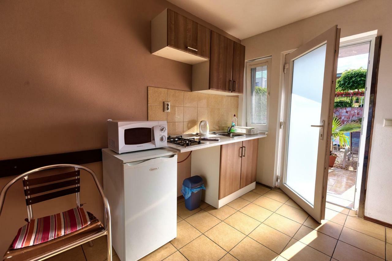 Apartmanovy Dom Red Hotell Podhájska Eksteriør bilde