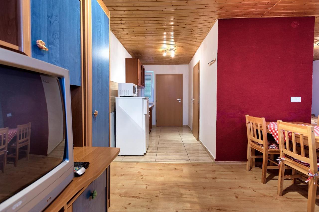 Apartmanovy Dom Red Hotell Podhájska Eksteriør bilde