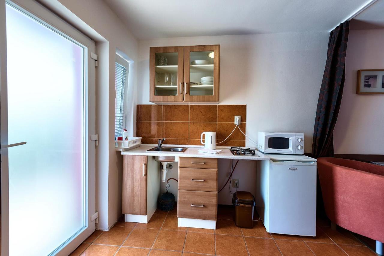 Apartmanovy Dom Red Hotell Podhájska Eksteriør bilde